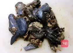 Tea tree mushroom black chicken soup (pressure cooker version) recipe 1