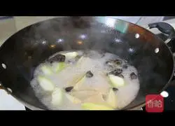 Illustration of how to make Chicken Soup, Yun Er Jin and Bamboo Piping 4