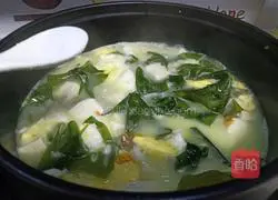 Illustration of how to make wakame tofu soup 9