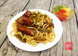 Illustration of how to make braised pork ribs and beans with noodles 14