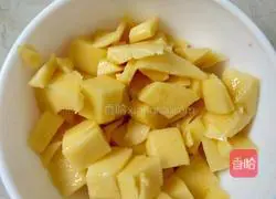 Illustration of how to make mango yogurt potted plants 2