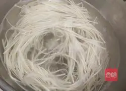 How to make cold noodles Illustration 5