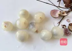 Illustration of how to make lychee lemon sparkling water 1