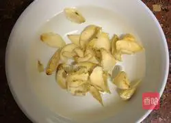 Illustration of how to make Lily, Longan and Tremella Soup 3 