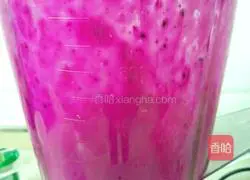 Illustration of how to make freshly squeezed dragon juice 4