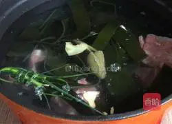 How to make yam and kelp spine soup Illustration 8