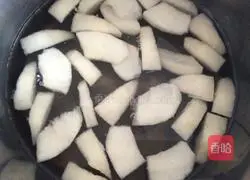 Illustration of how to make rock sugar snow pear 2