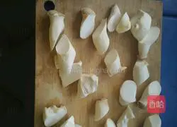 Illustration of how to make scrambled eggs with king oyster mushroom 2
