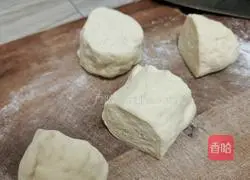 Illustration of how to make flower steamed buns 10