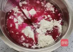 Illustration of how to make dragon fruit pancakes 7