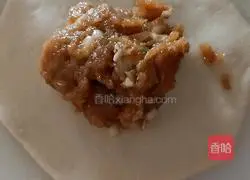 Illustration of how to make pork and green onion buns 19