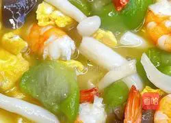 Illustration of how to make loofah soup to make your eyebrows fall off 3