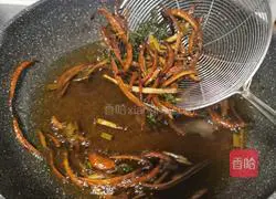 Illustration of how to make leek and egg buns 5