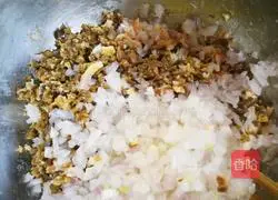 Illustration of how to make fried bamboo shoot buns 6