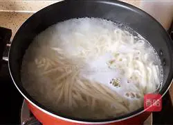 Illustration of how to make cold noodles with eggs and tomatoes 14