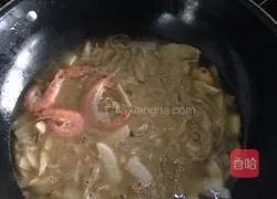 Illustration of how to make mung bean noodle soup 9