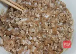 Illustration of how to make pork skin buns 11