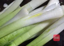 Illustration of how to make fried bacon with garlic 4