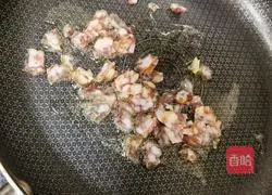 Illustration of making glutinous rice rolls 3