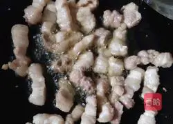 Illustration of how to make braised pork belly and dried bamboo shoots 1