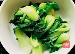 Illustration of how to make vegetable and meat wontons 3