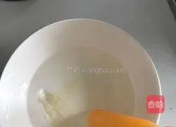 Illustration of how to make goat milk jelly cat snacks 2