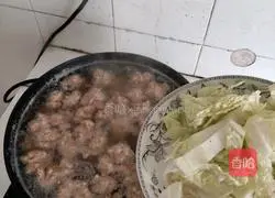 Illustration of how to make cabbage, tofu and meatball soup 9