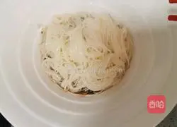 Illustration of how to make shrimp Yangchun noodles 10 