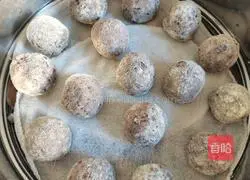 Illustration of how to make rhubarb rice and sticky bean buns 11