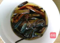 Illustration of Homemade Scallion Noodles 7