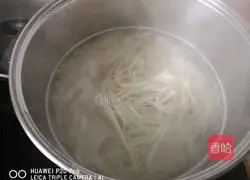 Illustration of how to make braised noodles with tomatoes and eggs 6