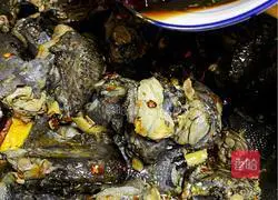 Illustration of how to make spicy fried black-bone chicken 7