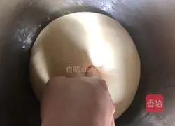 Illustration of how to make sesame and raisin toast 2