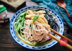 Illustration of how to make amaranth and egg noodle soup 9