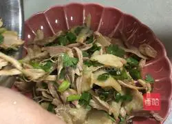 Illustration of how to make shredded chicken (cilantro version) 14