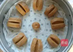 Illustration of how to cut steamed buns with brown sugar knife 12