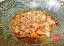 Illustration of how to make toothpick beef 12