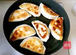 Illustration of how to make spinach and egg cartons 15