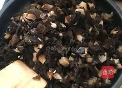 Illustration of how to make mini pan-fried buns 6