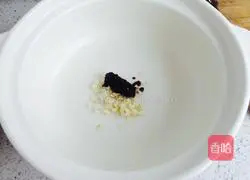 Illustration of how to make small noodles 9