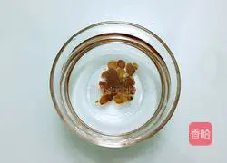 peach Illustration of how to make glue stewed milk 2