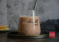 Illustration of how to make taro ball milk tea 9