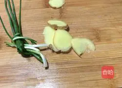 Illustration of making red date, mushroom and dolphin soup 4