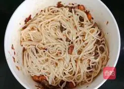 Mushroom meat sauce Illustration of making noodles 8