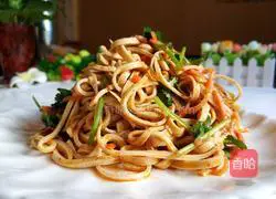 Illustration of how to make sesame paste mixed with tofu skin 9