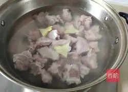 Illustration of how to make pork rib soup 3