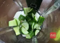 Yakult Pear and Cucumber Juice Recipe Illustration 6