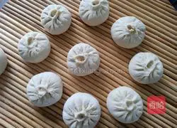 Illustration of how to make carrot vermicelli and meat buns 14