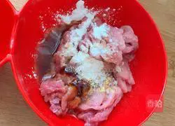 Steamed soybean sprouts and string beans Illustration of how to make braised noodles 1