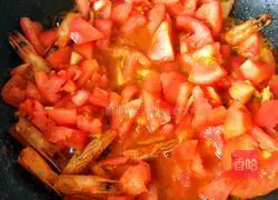 Illustration of how to make shrimp and mushroom soup with tomato sauce 11